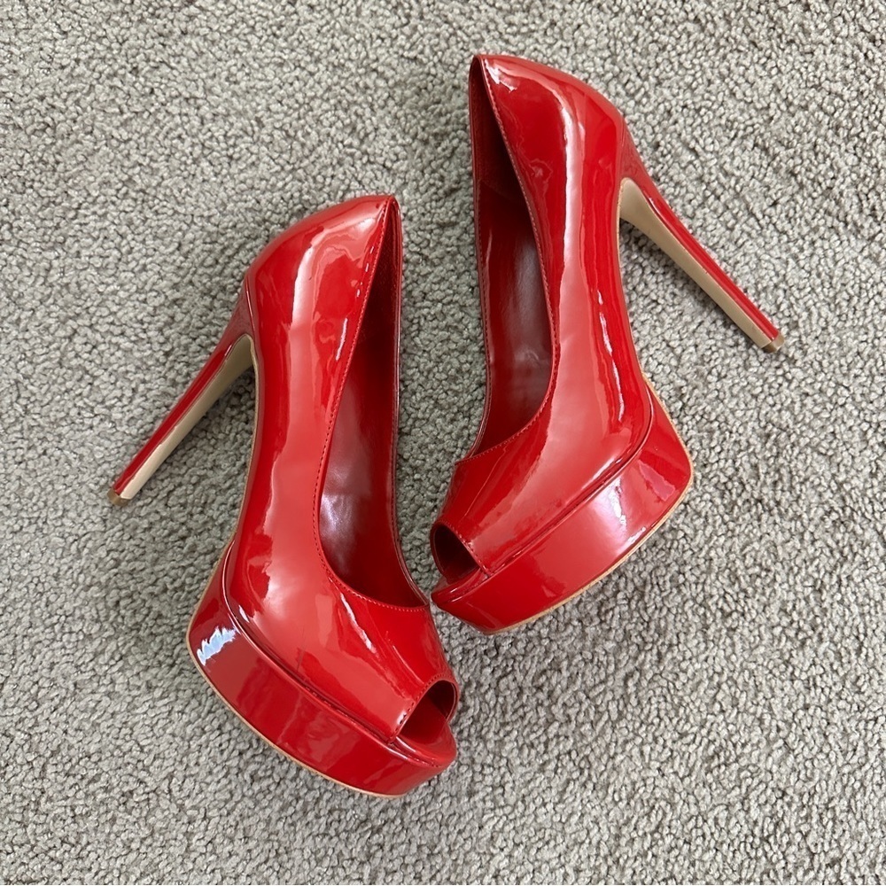 Guess Women’s Cacei Peep Toe Platform Pumps Stiletto Heels in Bright Red sz 10M - Picture 2 of 15
